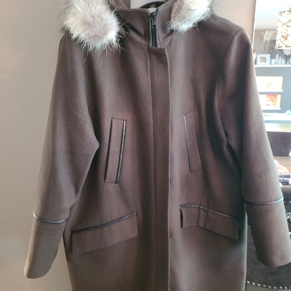 Soia & Kyo Wool boyfriend cut coat with Fox Fur trim - Picture 8 of 9